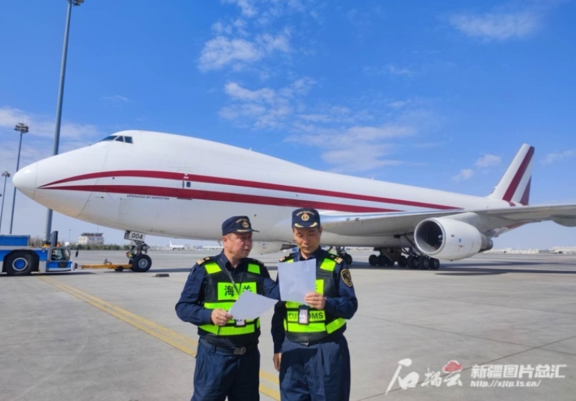 今年前8个月，新疆外贸进出口总值2853.2亿元，同比增长30.9%